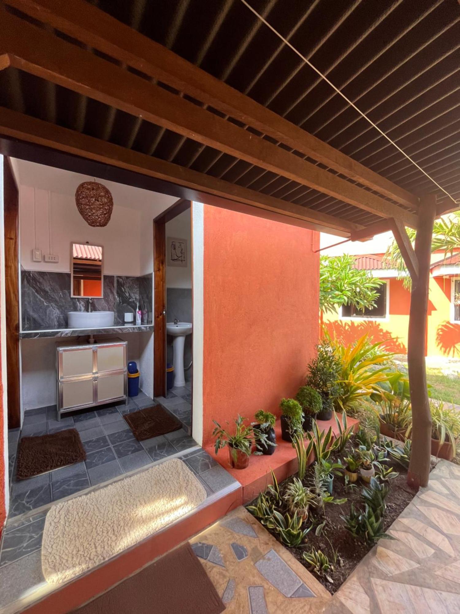 Saschasplace Premium Rooms Siquijor Exterior photo